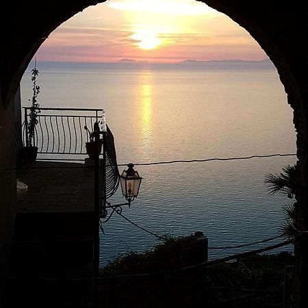 Bed and Breakfast Residenza Porta Di Mare à Castellabate Extérieur photo