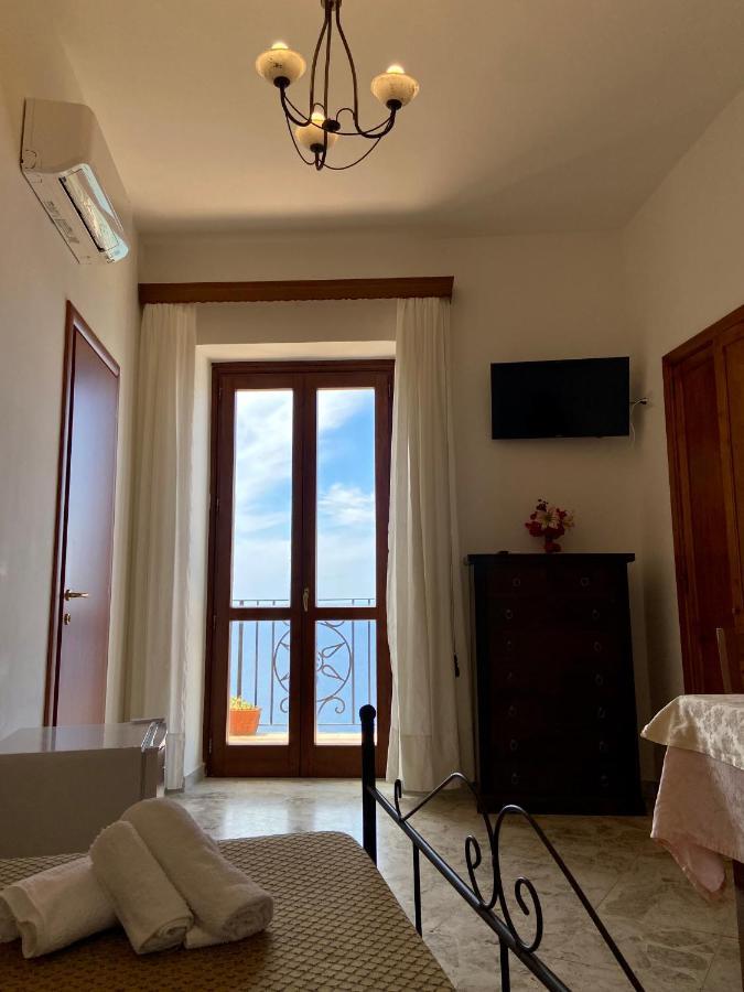 Bed and Breakfast Residenza Porta Di Mare à Castellabate Extérieur photo