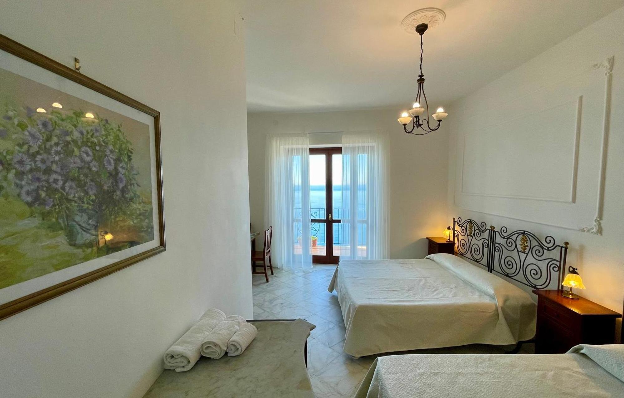 Bed and Breakfast Residenza Porta Di Mare à Castellabate Extérieur photo
