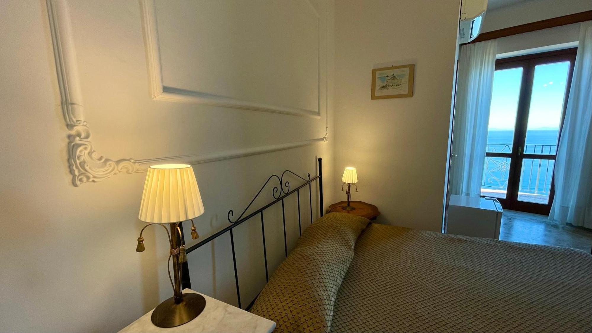 Bed and Breakfast Residenza Porta Di Mare à Castellabate Extérieur photo