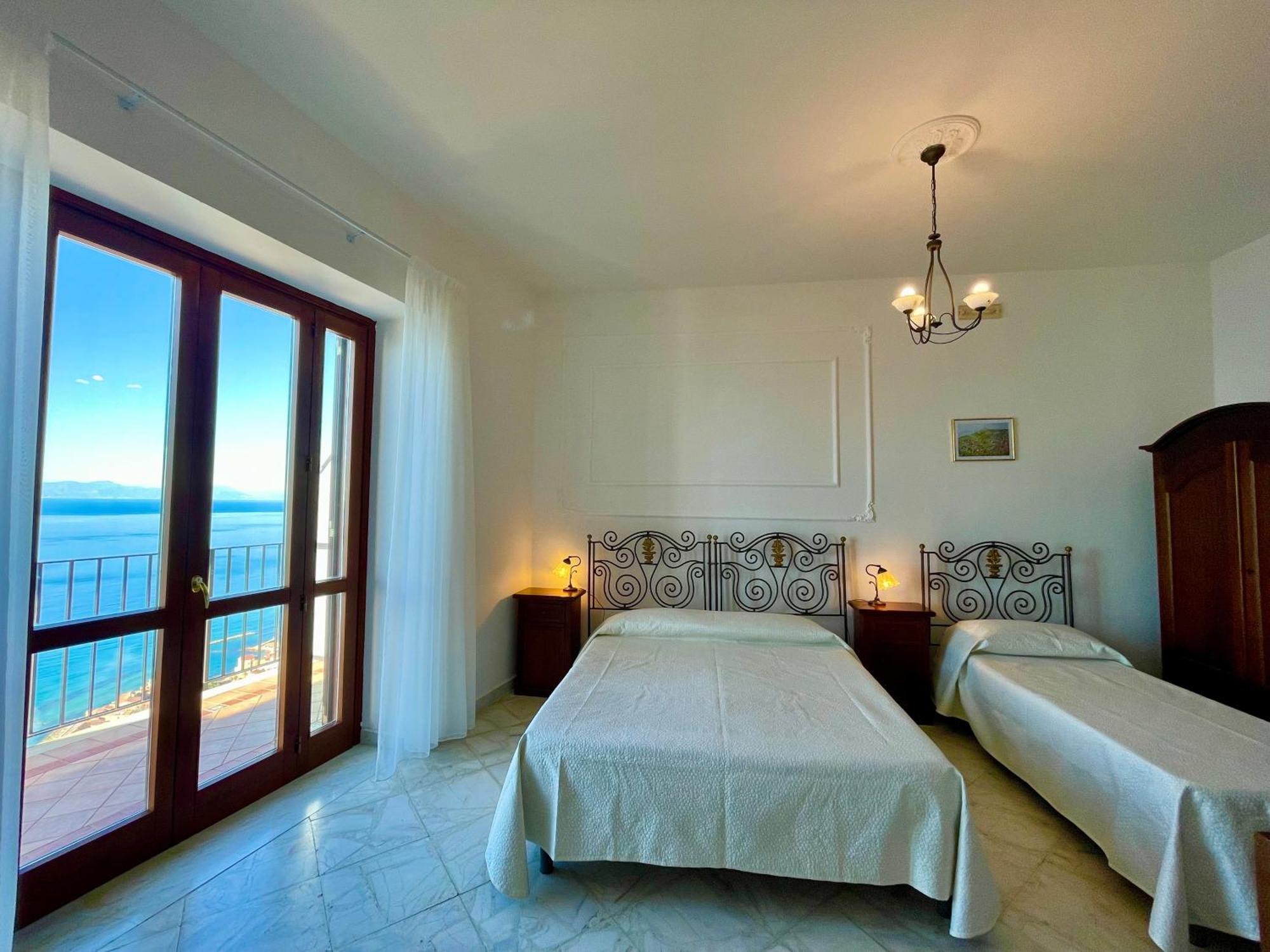 Bed and Breakfast Residenza Porta Di Mare à Castellabate Extérieur photo