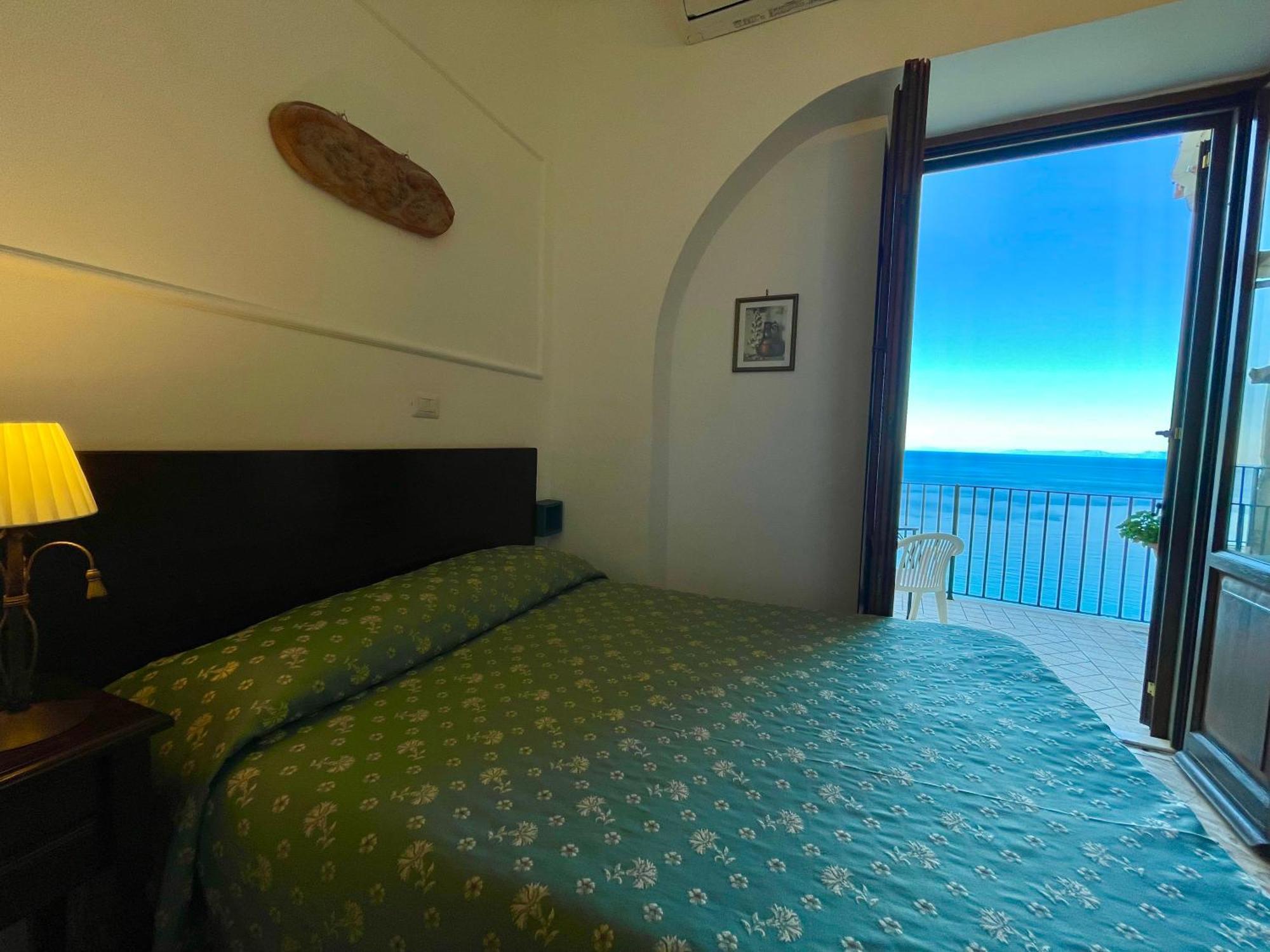 Bed and Breakfast Residenza Porta Di Mare à Castellabate Extérieur photo